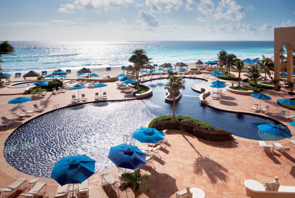 Ritz-pool-CCANCU_00349_conversion.jpg