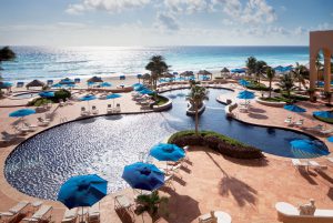 Ritz-pool-CCANCU_00349_conversion.jpg